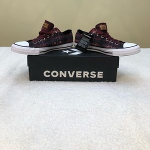 NWT: Low Top Plaided Converse